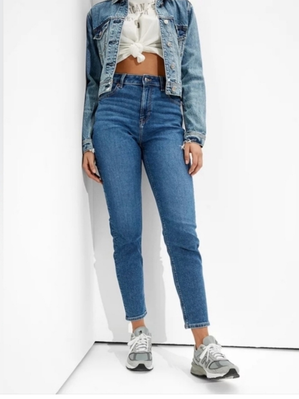 American Eagle AEO Mom Jeans Stretchy High Waisted Rise Size 6 90s style Blue